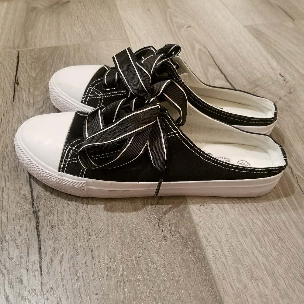 Sneaker slides/mules